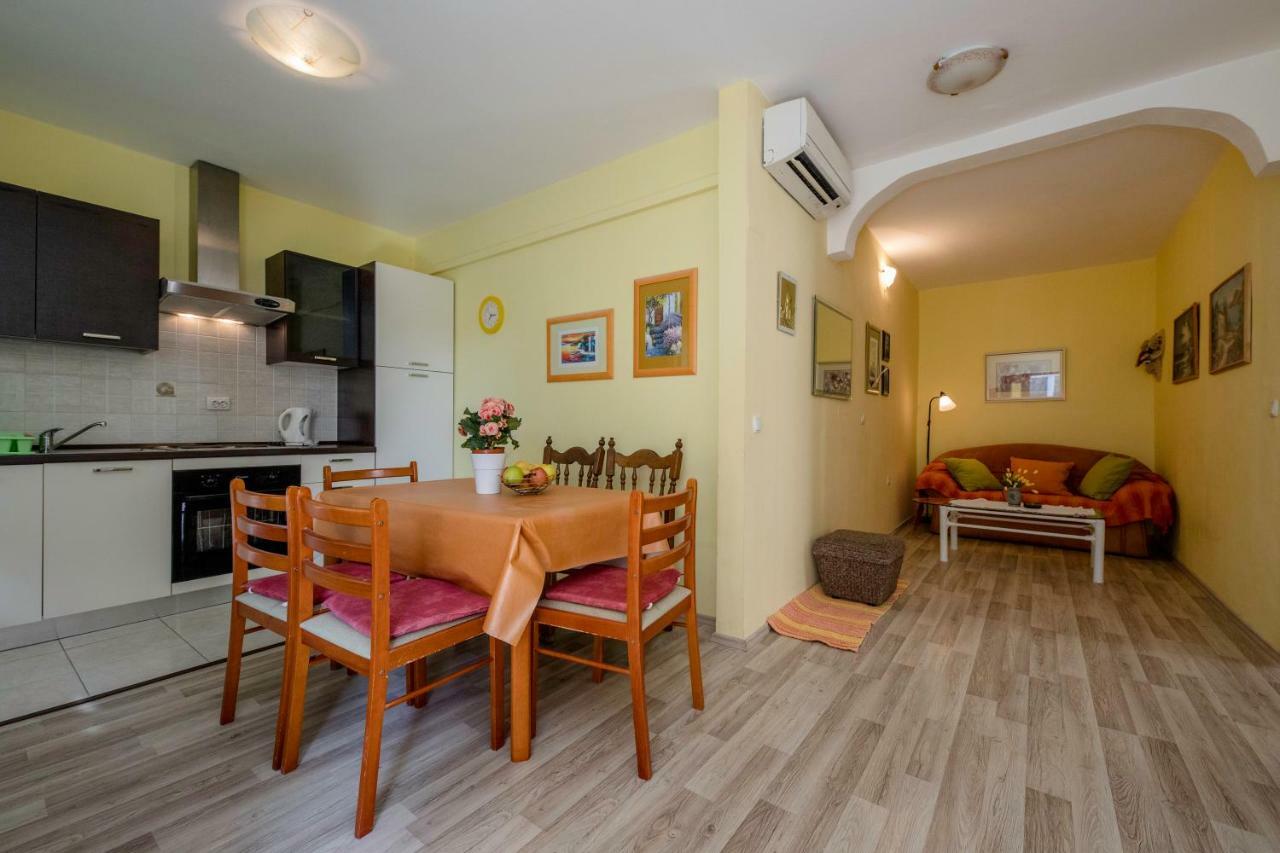 Apartment Marina Rab Town Luaran gambar