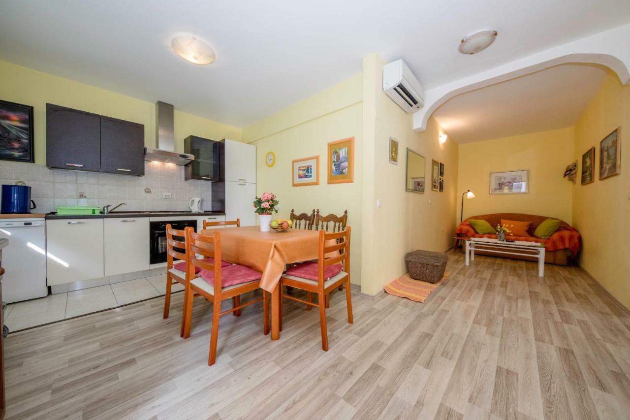 Apartment Marina Rab Town Luaran gambar